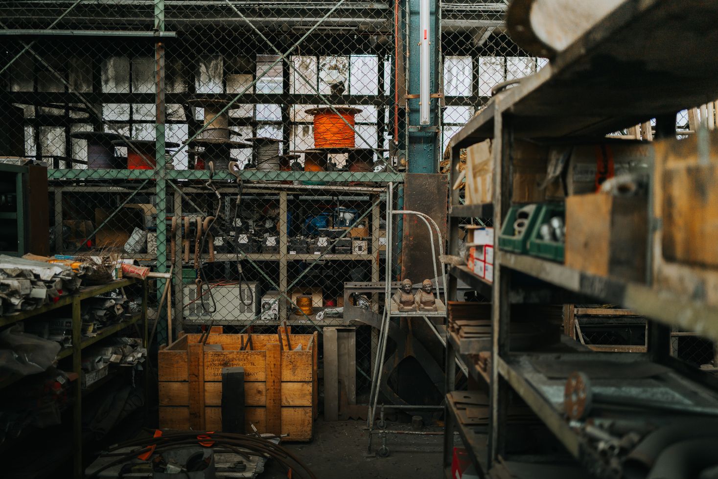 Das Innenleben des alten stillgelegten Stahlwerks